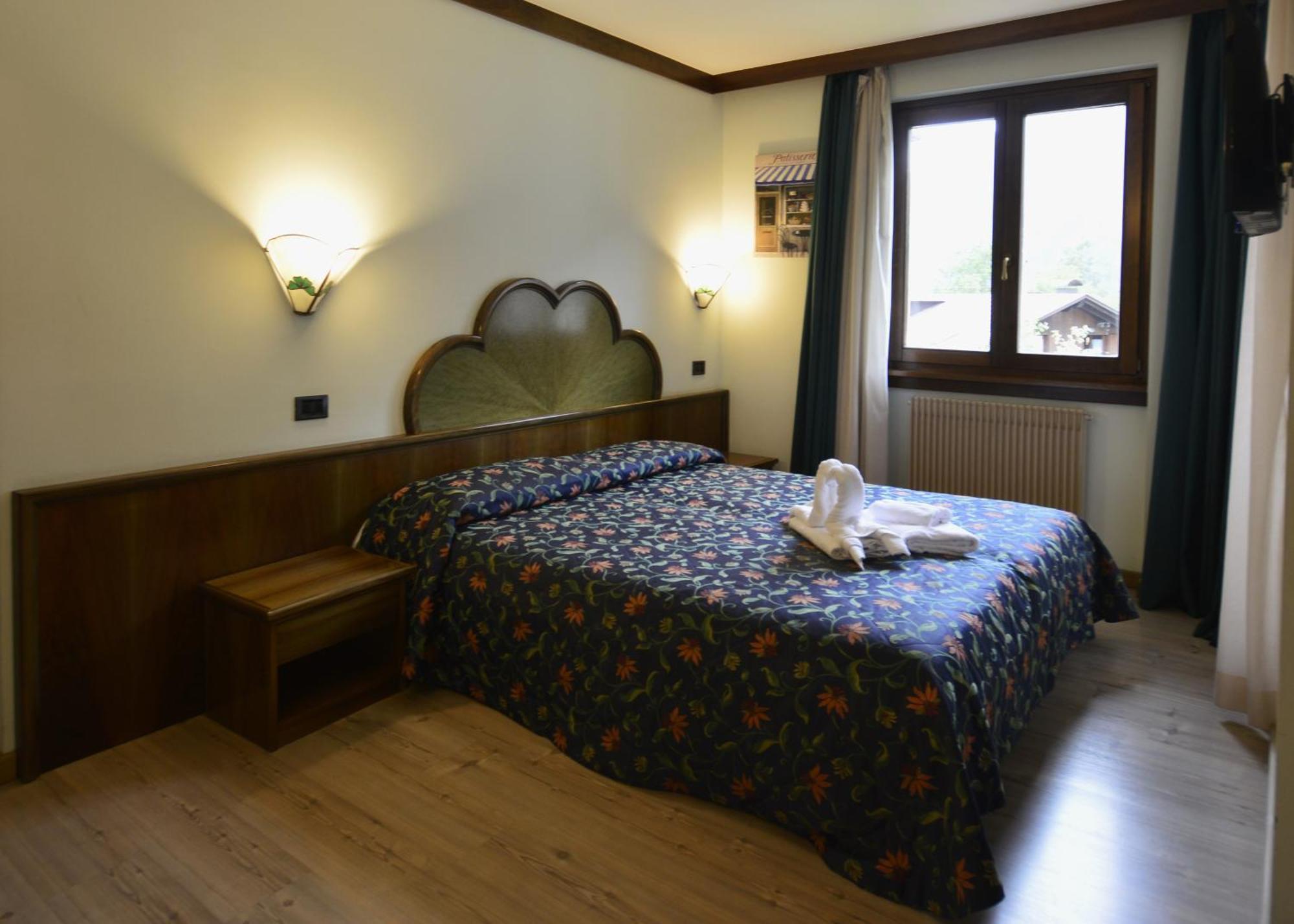 Hotel Quadrifoglio Pinzolo Kültér fotó