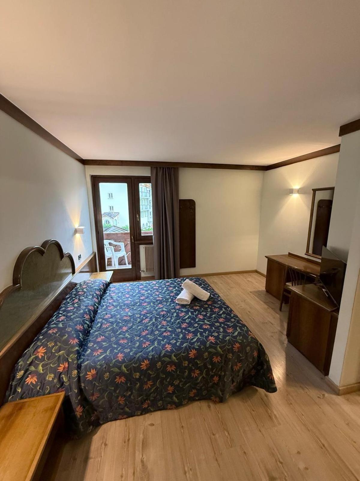 Hotel Quadrifoglio Pinzolo Kültér fotó
