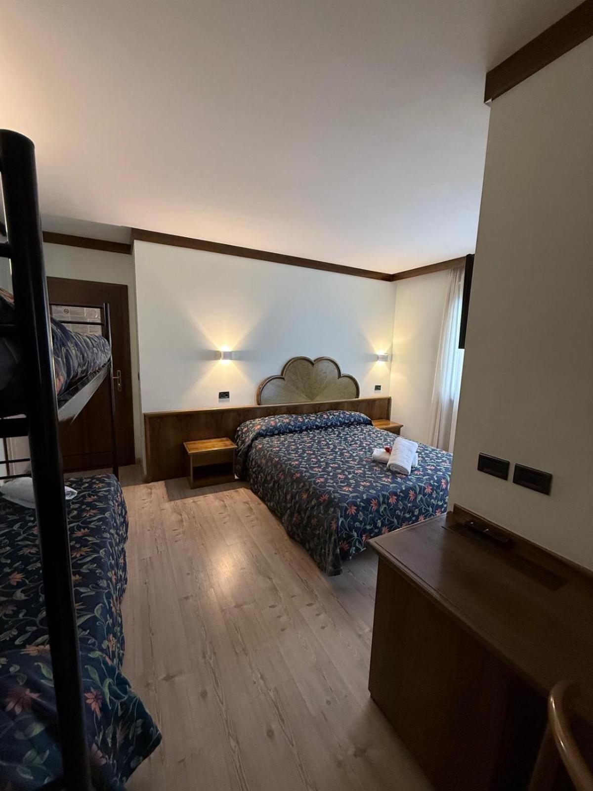 Hotel Quadrifoglio Pinzolo Kültér fotó
