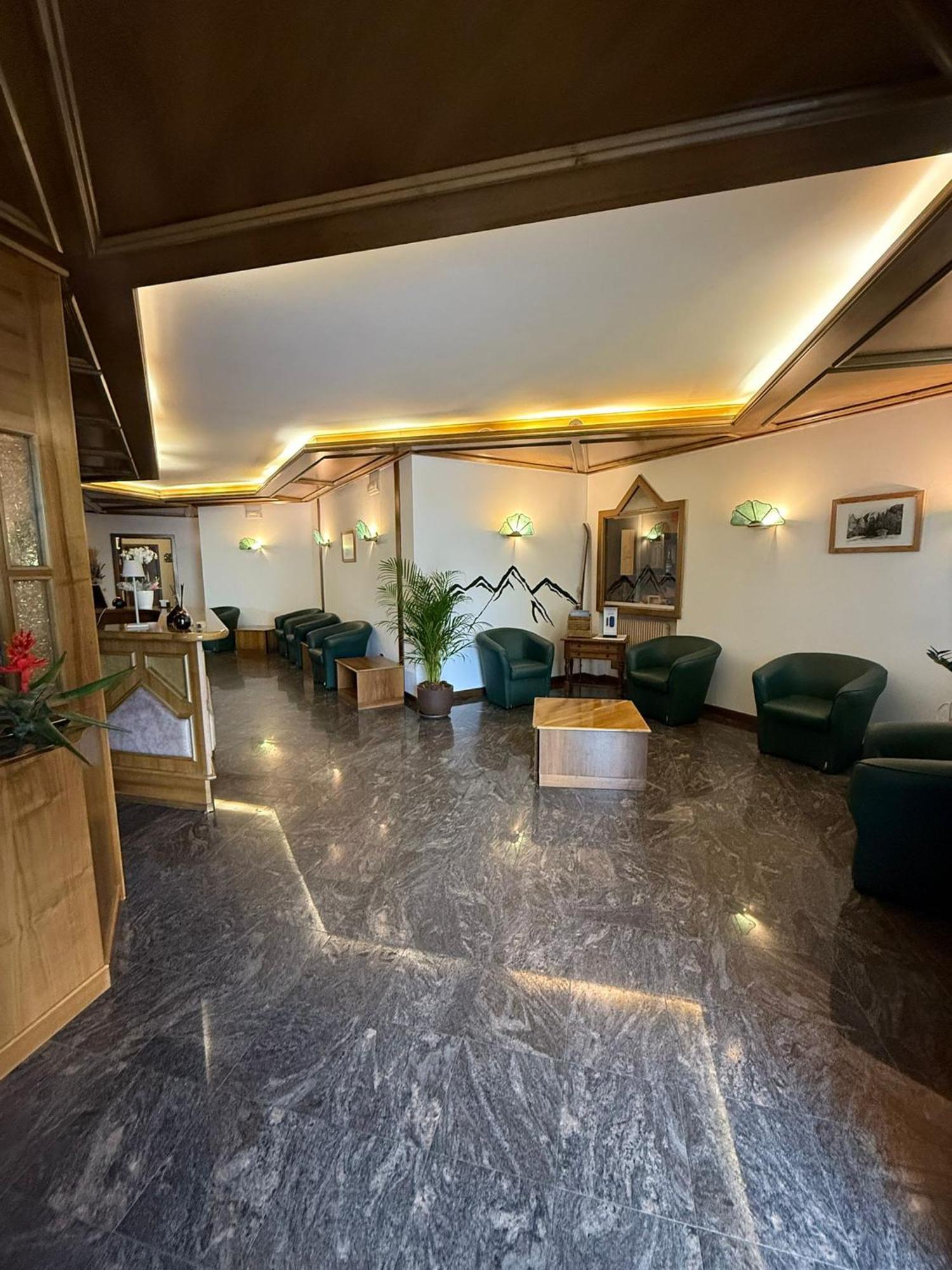 Hotel Quadrifoglio Pinzolo Kültér fotó