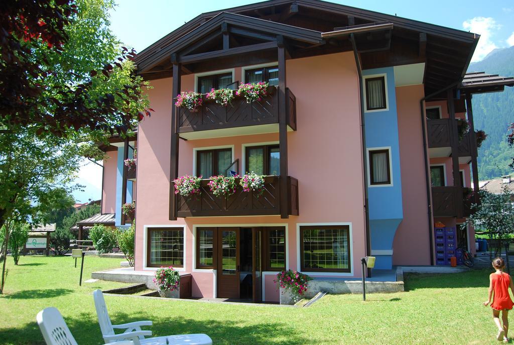 Hotel Quadrifoglio Pinzolo Kültér fotó